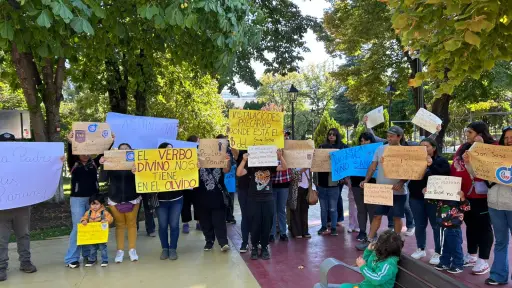 Apoderados se movilizan por presuntas irregularidades en escuela particular subvencionada rural de Los Ángeles