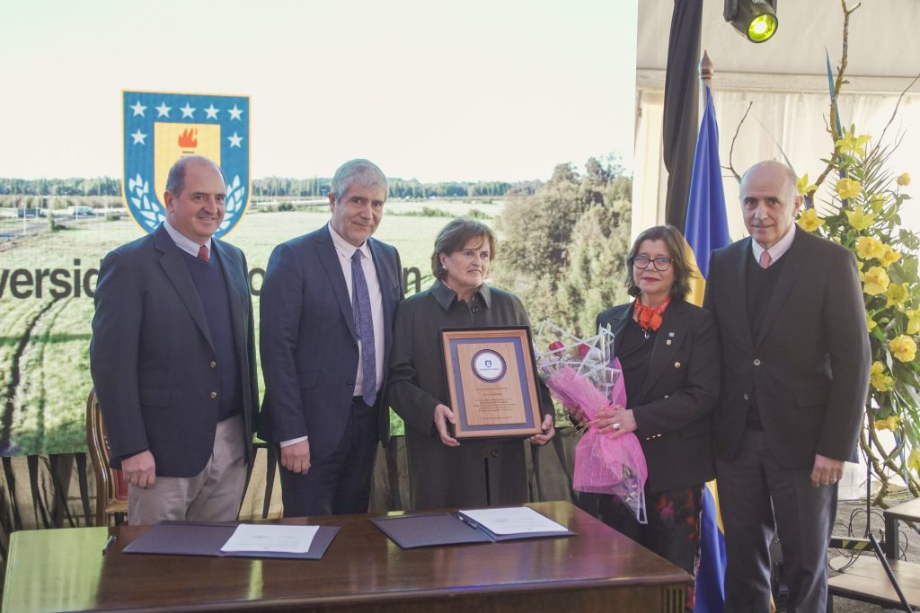 En septiembre de 2024 se realizó la ceremonia de firma del convenio que formalizó la donación del terreno donde se proyecta el futuro Campus Los Ángeles Maquena. / Cedida