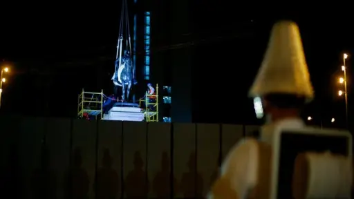 Estatua del general Baquedano regresó a Plaza Italia  