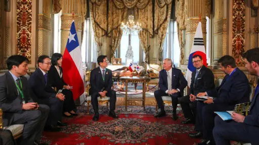 Presidente electo se reúne con delegaciones extranjeras invitadas al cambio de mando 