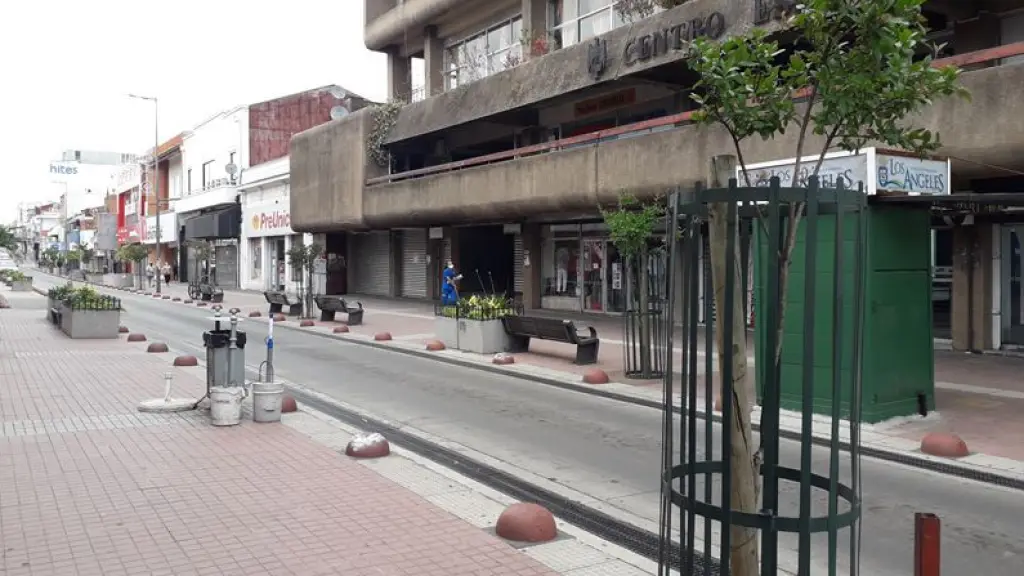 Calle Colon donde se ubica parte del comercio establecido de Los Ángeles, referencial