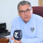 El superintendente Eduardo López Viveros durante entrevista con Diario La Tribuna desde su oficina en el cuartel general, donde repasó su trayectoria de casi cuatro décadas como voluntario y el funcionamiento actual de la institución., Fredy Muñoz | La Tribuna