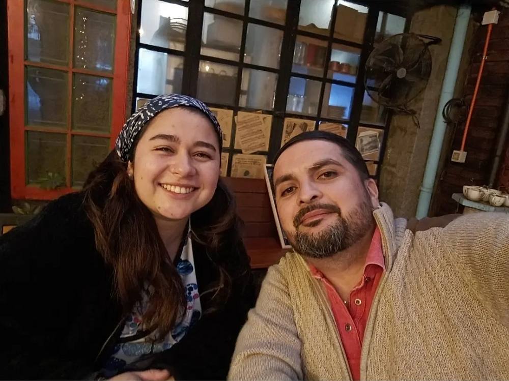 Camila Troncoso y Marcelo Pinilla / @basadoenhechosteatrales