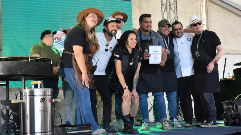 Brasas Viu recibió el premio en manos de “El Profesor” Klocker.