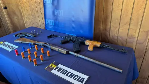 Allanamiento en Coronel culmina con armas incautadas y una mujer detenida por ataque a disparos