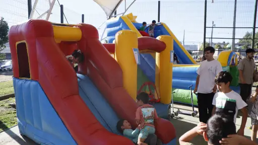 Villa Los Profesores cierra la temporada de verano en Los Ángeles