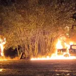 Atentado incendiario en Lautaro la noche del domingo dejó 4 vehículos destruídos, Infobae