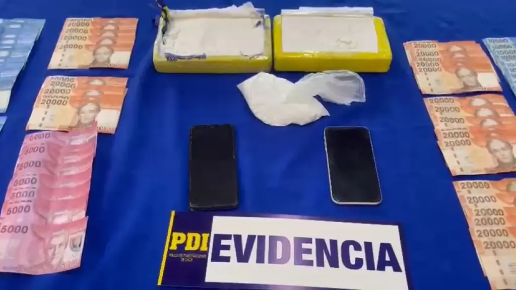 Droga, dinero en efectivo y diversas especies fueron incautadas en el operativo, PDI Araucanía