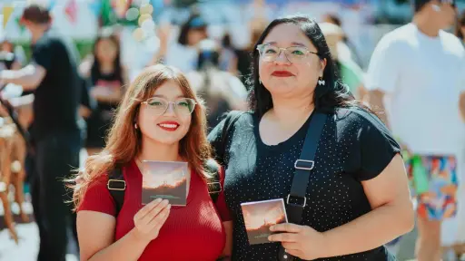 Antología del 8M: los cuentos de mujeres que reúne Santiago en 100 Palabras para conmemorar la fecha