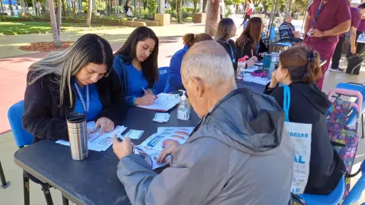 Operativos gratuitos buscan detectar glaucoma de forma temprana en Los Ángeles