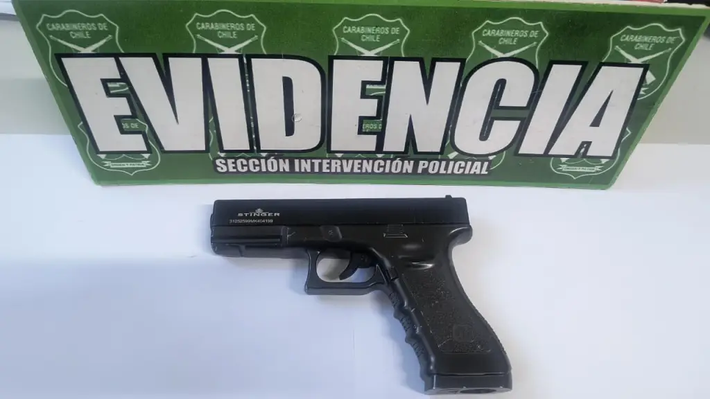 El arma utilizada resultó ser una pistola de aire comprimido., Cedida