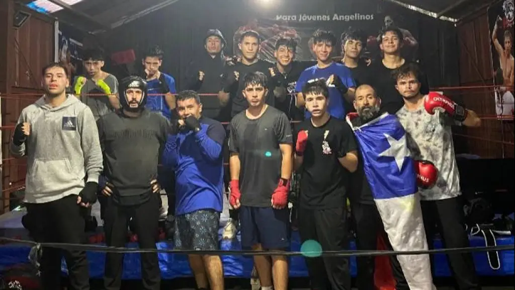 Jóvenes boxeadores del Club Los Ángeles, dirigidos por el técnico José Curilaf, continúan su preparación con miras a nuevos desafíos en el circuito regional, La Tribuna