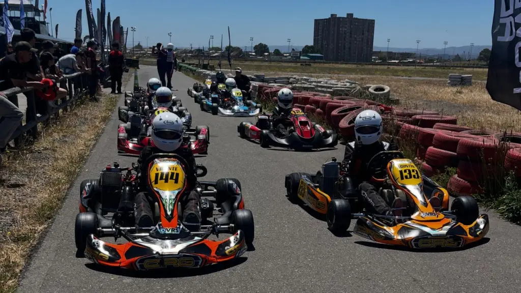 Vicente y Agustín Cabezas afinan detalles en sus nuevos karts de cara al inicio del Campeonato Interregional Sur 2026, donde buscarán revalidar su título en la serie Junior Max, La Tribuna