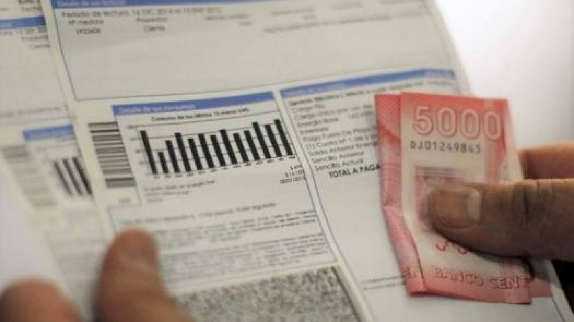 Cuentas de la luz subirán desde abril: hogares podrían pagar hasta 20% más