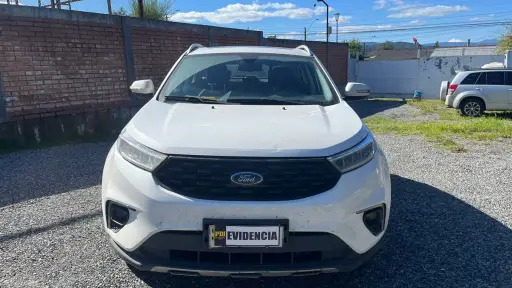 Detienen a hombre por receptación de vehículo robado en Villarrica