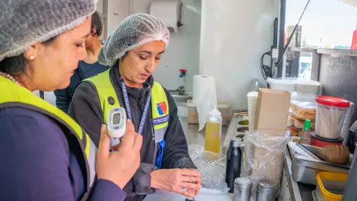 Autoridades sanitarias fiscalizan Food Trucks en el REC 2026 para resguardar la salud de asistentes