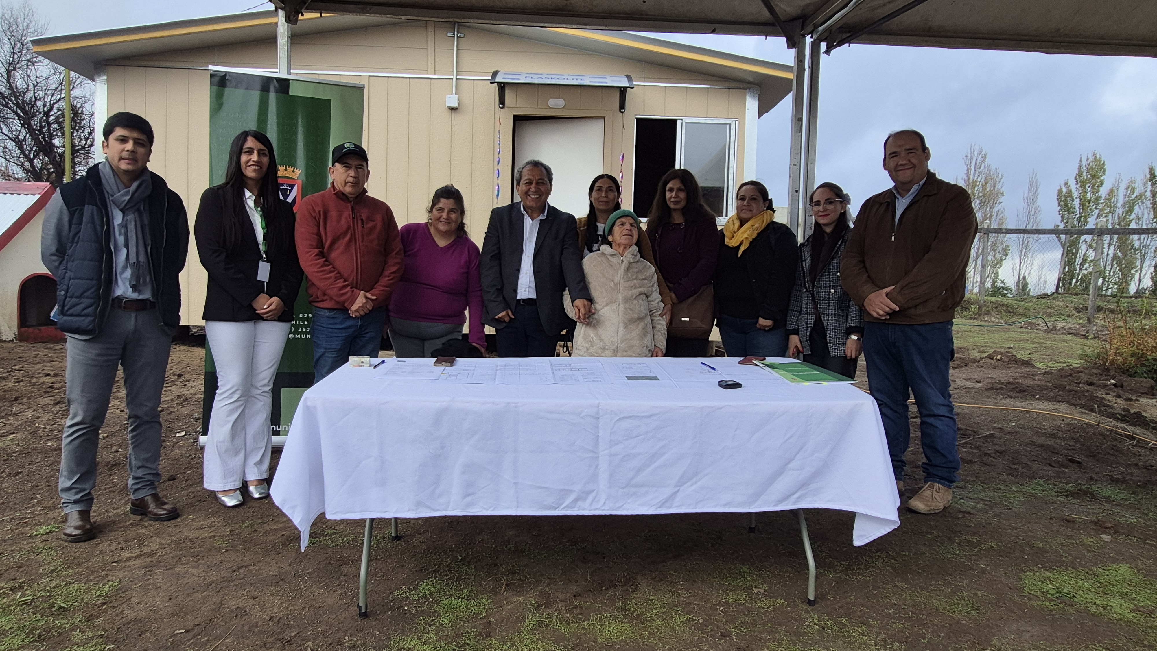 En la actividad participaron autoridades comunales, equipos técnicos, la Entidad Patrocinante Municipal, la empresa constructora y las familias del comité. / Municipalidad de Laja