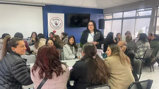 Alta participación en jornada de Congreso de Mujeres Líderes con foco en experiencias en Los Ángeles