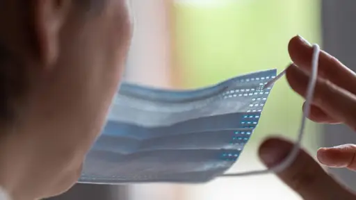 Minsal activa plan de invierno: mascarillas serán obligatorias en servicios de urgencia desde abril