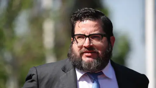 Tras oficio de Contraloría: Gobierno identifica a asesor vinculado a cuestionado mensaje de Estado en quiebra