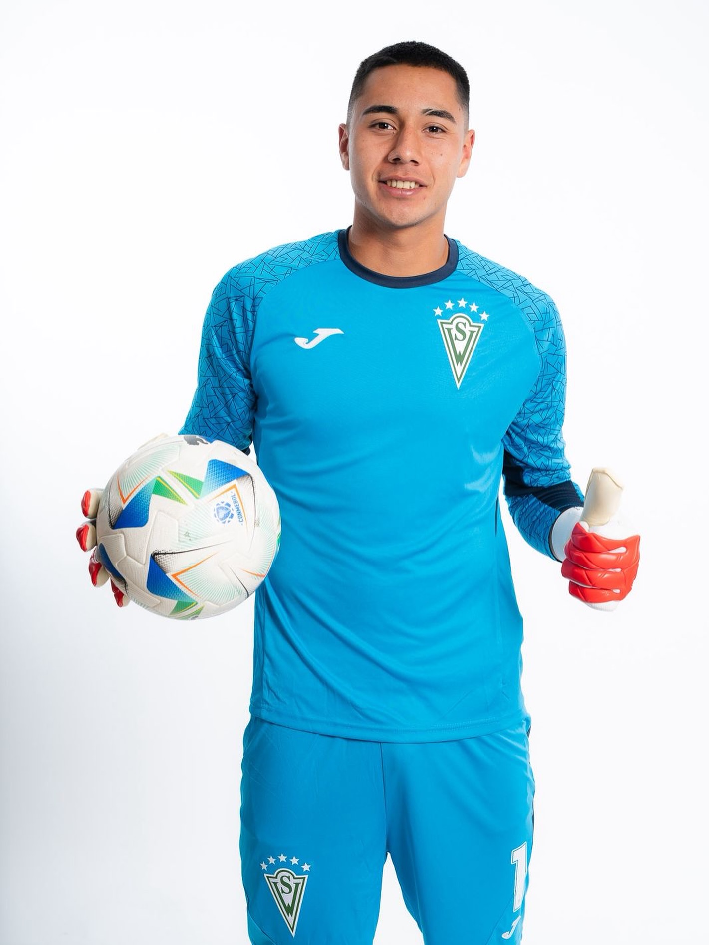 El joven portero Fabiano Avello, orgullo de Nacimiento, vive su gran momento defendiendo el arco de Santiago Wanderers en la final de la Copa Libertadores Sub-20 / La Tribuna
