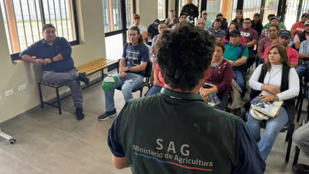 En San Rosendo, autoridades y vecinos reciben información sobre nueva normativa SAG , Cedida