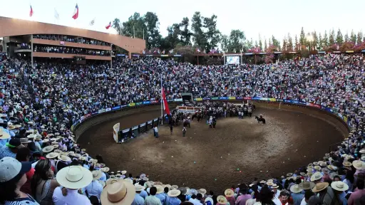Rancagua se viste de tradición: el rodeo chileno abre su gran fiesta con Biobío como protagonista