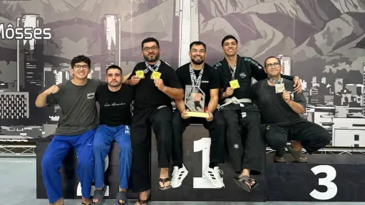 Entre 800 participantes: Equipo de Jiu Jitsu de Los Ángeles conquistó el título nacional en Santiago