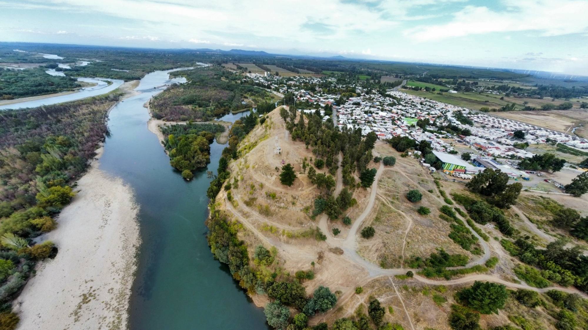 Negrete impulsa recuperación del Cerro Marimán con operativo comunitario