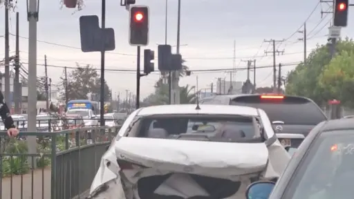 Colisión por alcance en avenida Sor Vicenta provoca congestión vehicular en Los Ángeles