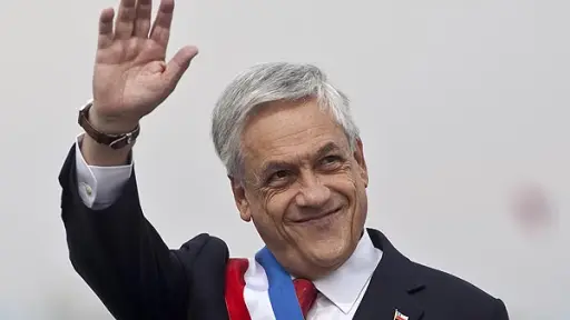 Senado aprueba instalación de monumento en memoria de Sebastián Piñera frente a La Moneda