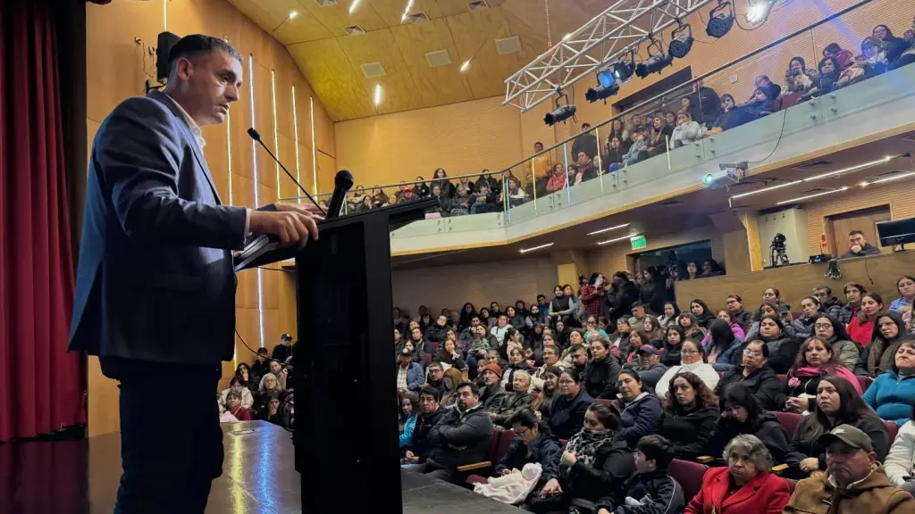 Reunión con comité de vivienda, Municipalidad de Nacimiento