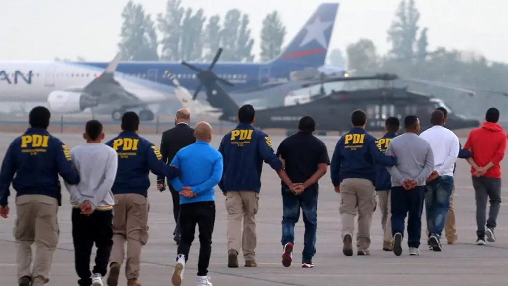 El primer procedimiento de la actual administración despegó desde el Grupo 10 de la Fuerza Aérea., Agencia UNO