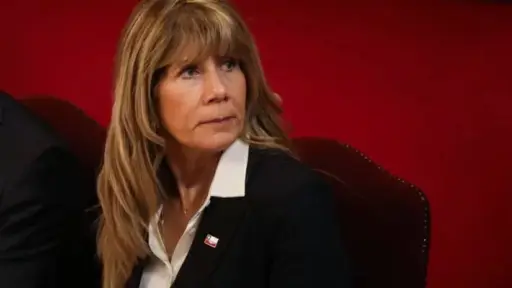 Ministra Ximena Rincón fue increpada en actividad académica: respondió con ironía ante insultos