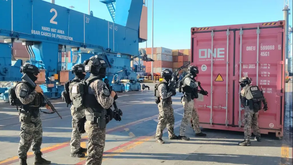 Aduana Armada puerto San Vicente, Dirección Nacional de Aduanas