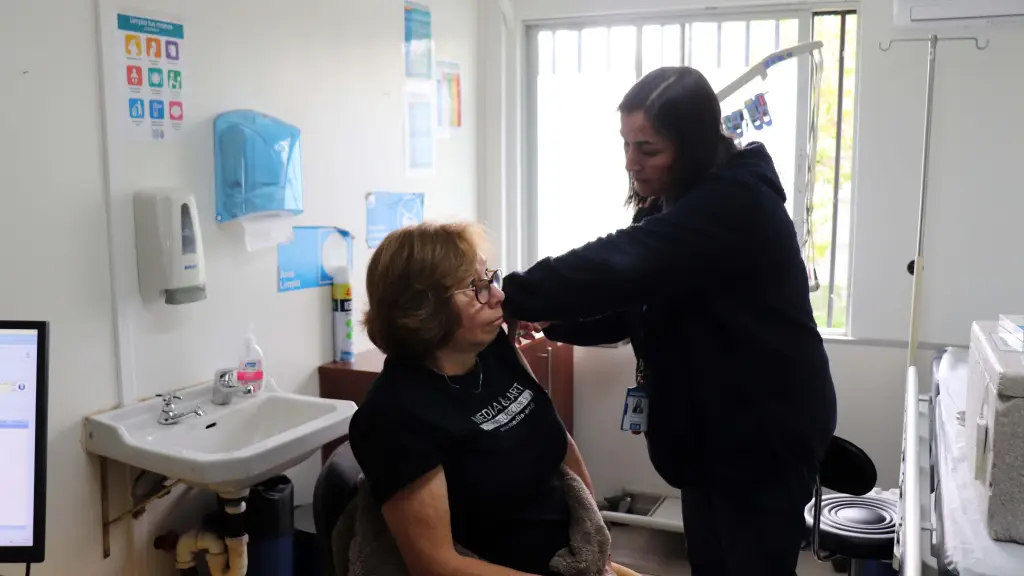 Vacunacion antiinfluenza en sectores rurales de Los Ángeles, DCS Los Ángeles