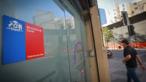 Salud prioriza control de licencias médicas y combate a venta ilegal de fármacos en agenda legislativa