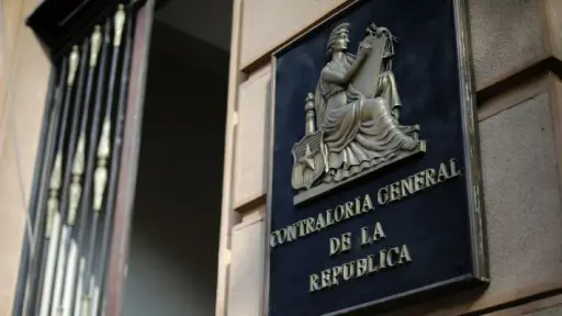 Contraloría exige al SII justificar cobro de IVA a plataformas de apuestas online en Chile