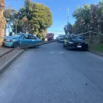 Impacto de un automóvil contra una estructura eléctrica derivó en la afectación de un segundo vehículo en el lugar., Cuerpo Bomberos Nacimiento