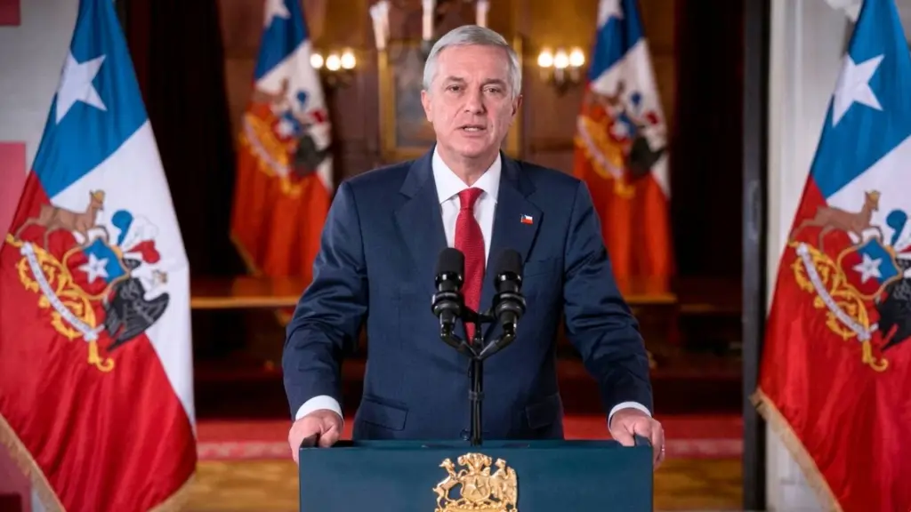 El Presidente José Antonio Kast durante la cadena nacional en que presentó el proyecto de “Reconstrucción y Desarrollo Económico y Social”, que será ingresado al Congreso en los próximos días., La Tribuna