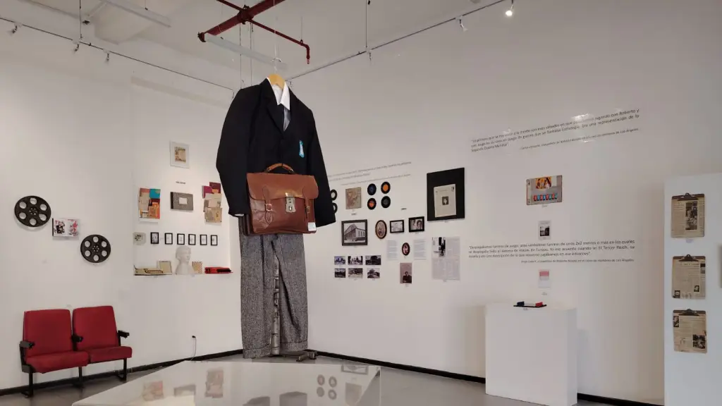 Exposición Roberto Bolaño, La Tribuna