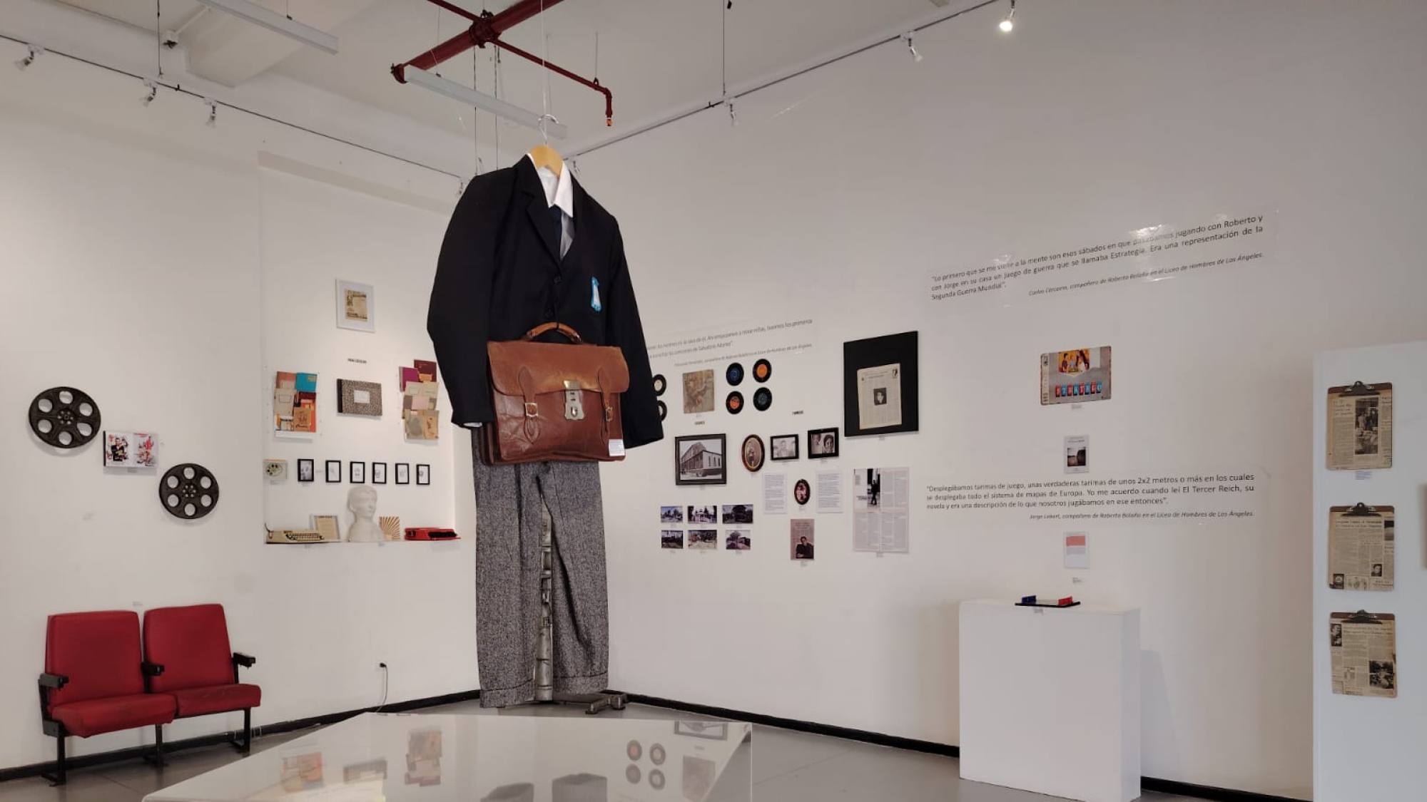 El paso de Roberto Bolaño por Los Ángeles cobra vida en exposición documental