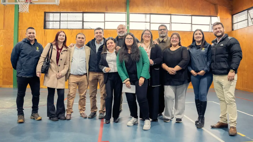 Autoridades destacan fondos para nueva villa, Cedida