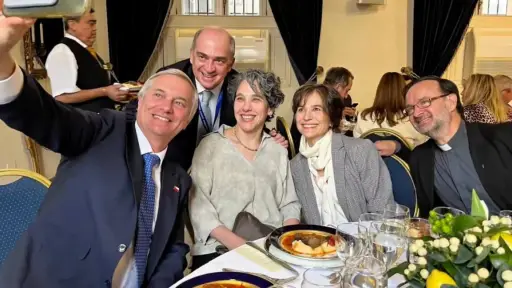 Diputados denuncian posible uso de fondos públicos en reunión de Presidente Kast en La Moneda: Los recursos públicos están para servir a Chile