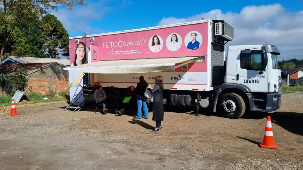 Tras la realización de las mamografías, realizadas en la clínica móvil de la Fundación Arturo López Pérez, los exámenes serán entregados a las pacientes a través de sus direcciones de salud en los Cesfam de Quilleco y Antuco.
