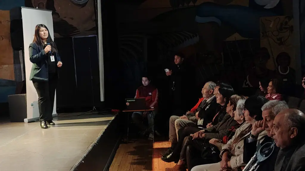 Registro de ceremonia entrega libro  | Diario La Tribuna