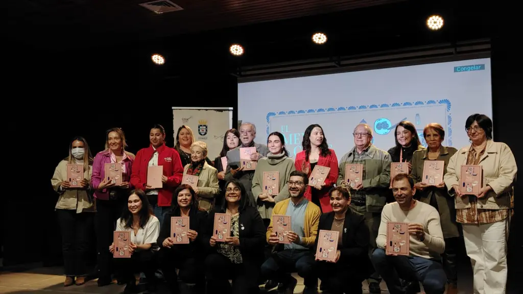 FotoOficialentregadellibro | Diario La Tribuna