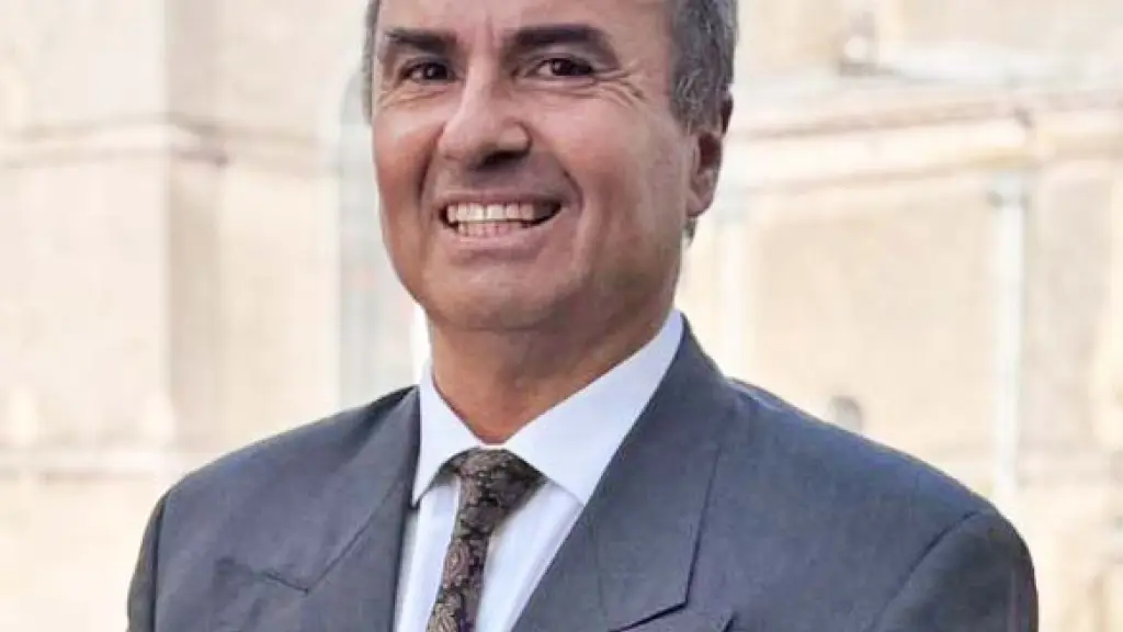 Álvaro González, Cedida