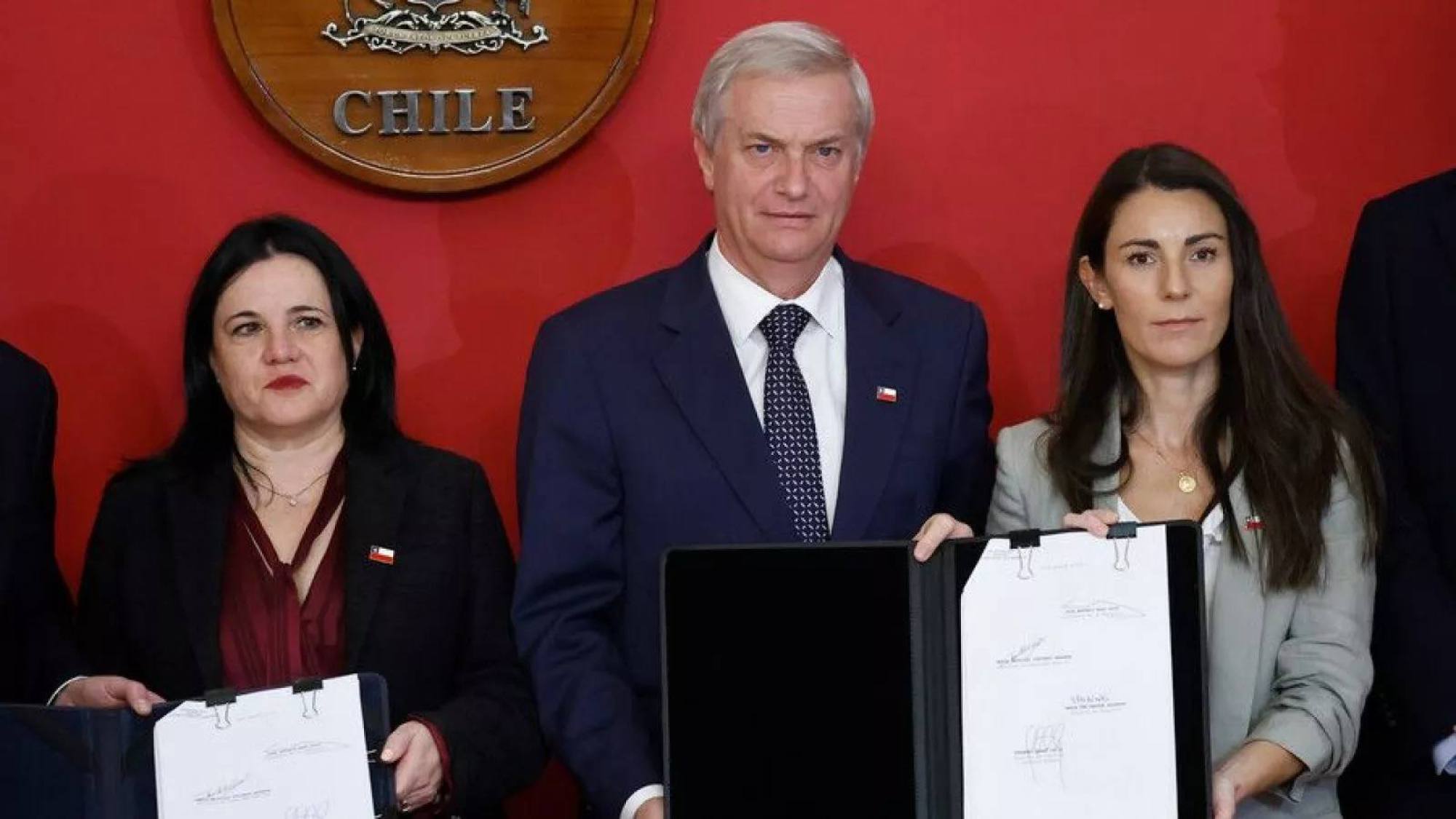 "Debemos prevenir antes que lamentar nuevos hechos": Kast presenta ley que sanciona violencia escolar y restringe acceso a gratuidad