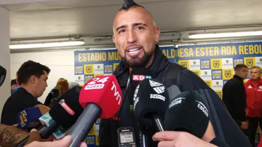 Le dije que le pegue desde afuera: Vidal destaca a Álvaro Madrid tras nuevo triunfo de Colo Colo 